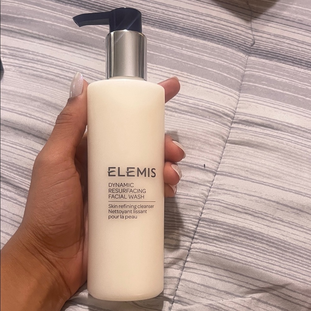 ELEMIS Dynamic Resurfacing Facial Wash - White and Silver